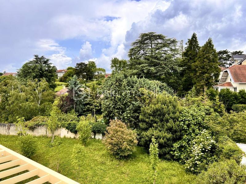 Appartement - 122 m² - 6 pièces