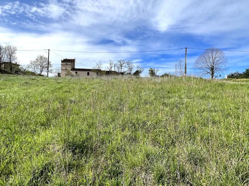 Terrain constructible - 1 393 m²