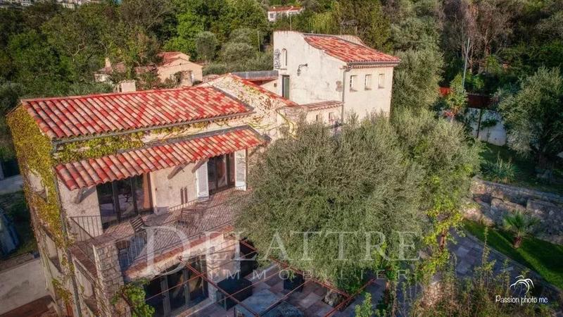 Villa - 230 m² - 10 pièces