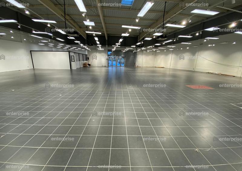 Local commercial - 890 m²