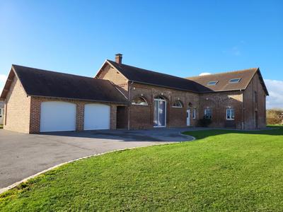 Maison - 282 m² - 11 pièces