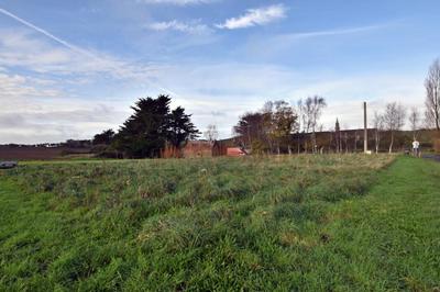 Terrain constructible - 1 052 m²