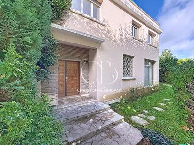 Maison - 170 m² - 5 pièces