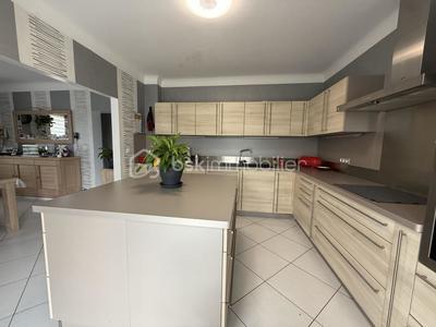 Maison - 177 m² - 7 pièces