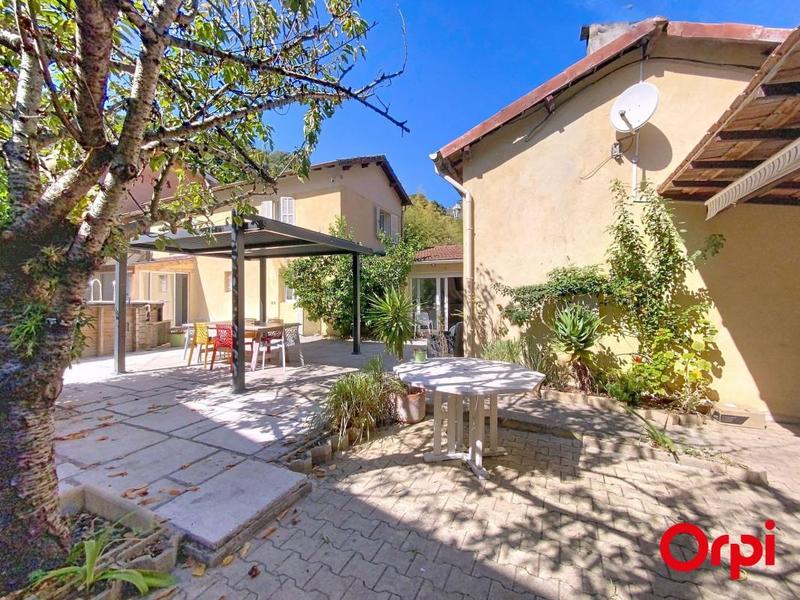 Maison de ville - 139 m² - 5 pièces