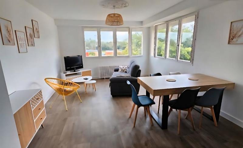 Maison - 95 m² - 5 pièces