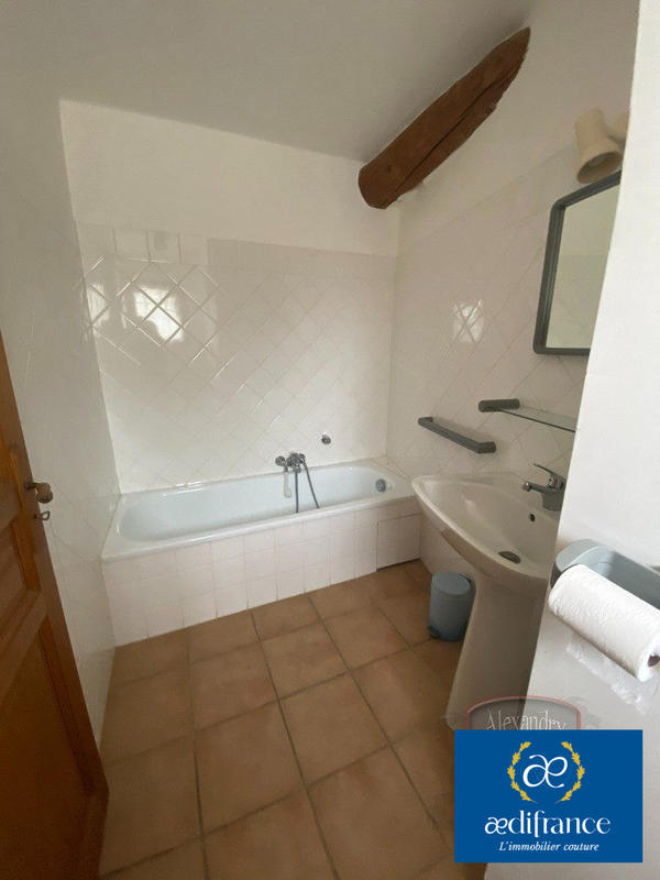 Maison traditionnelle - 231 m² - 9 pièces