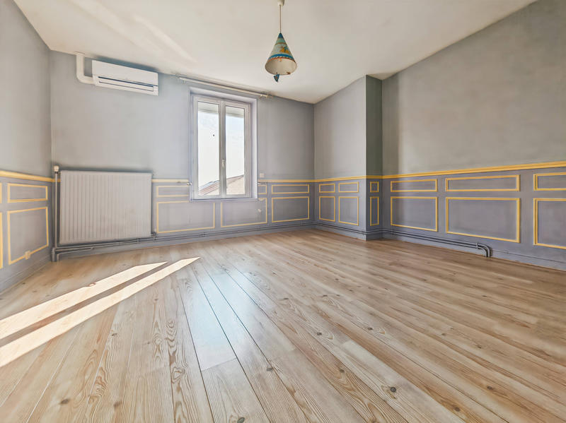 Maison - 195 m² - 6 pièces