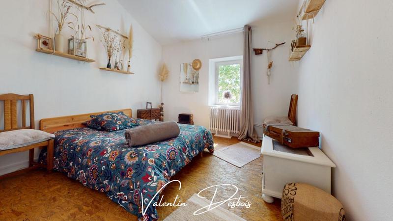 Maison - 209 m² - 9 pièces