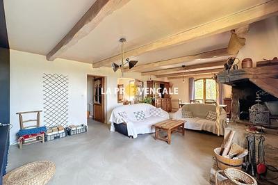 Maison traditionnelle - 141 m² - 6 pièces