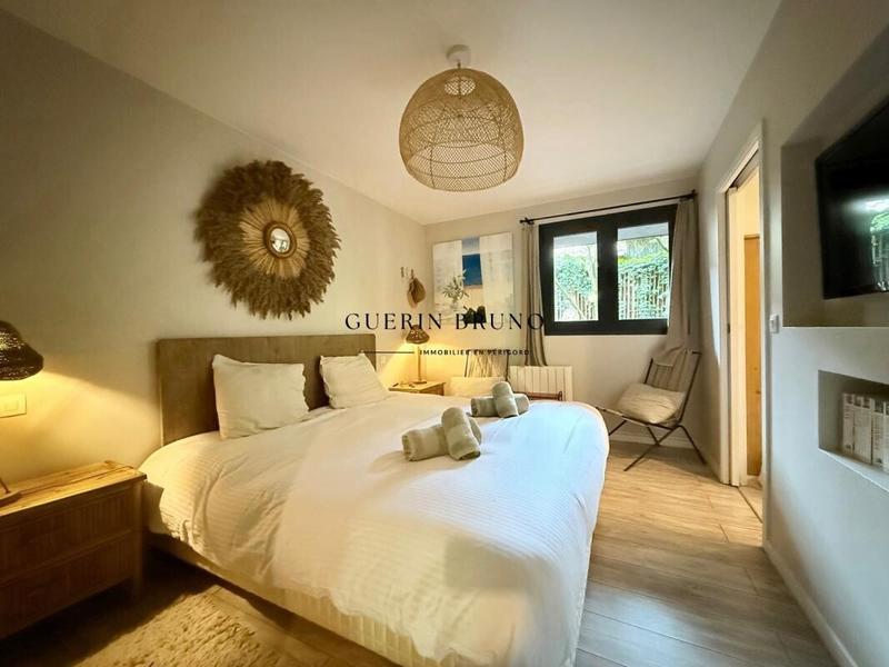 Villa - 242 m² - 12 pièces