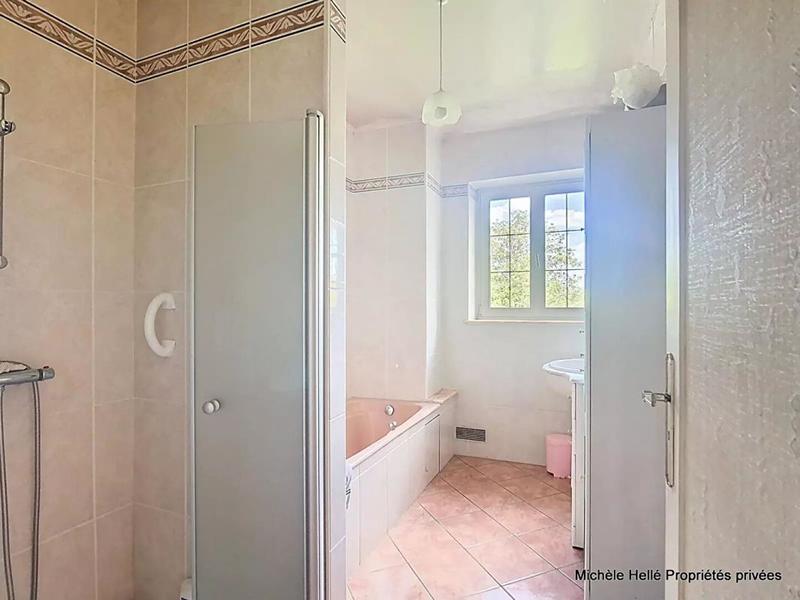 Maison - 210 m² - 7 pièces