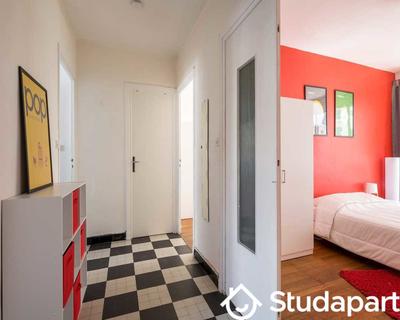 Chambre - 70 m² - 1 pièce