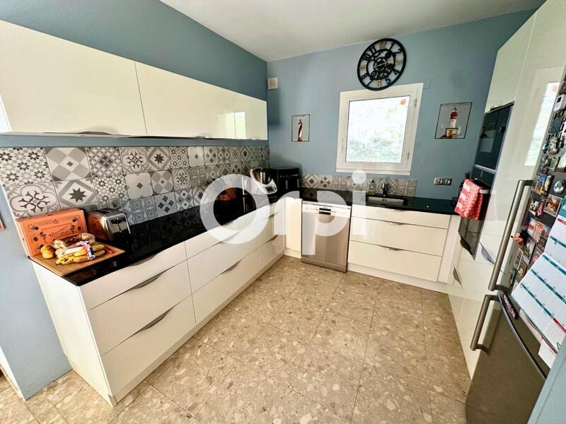 Maison - 250 m² - 7 pièces