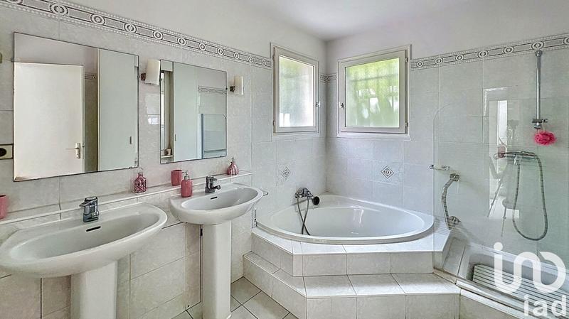 Maison de maîtres - 220 m² - 9 pièces