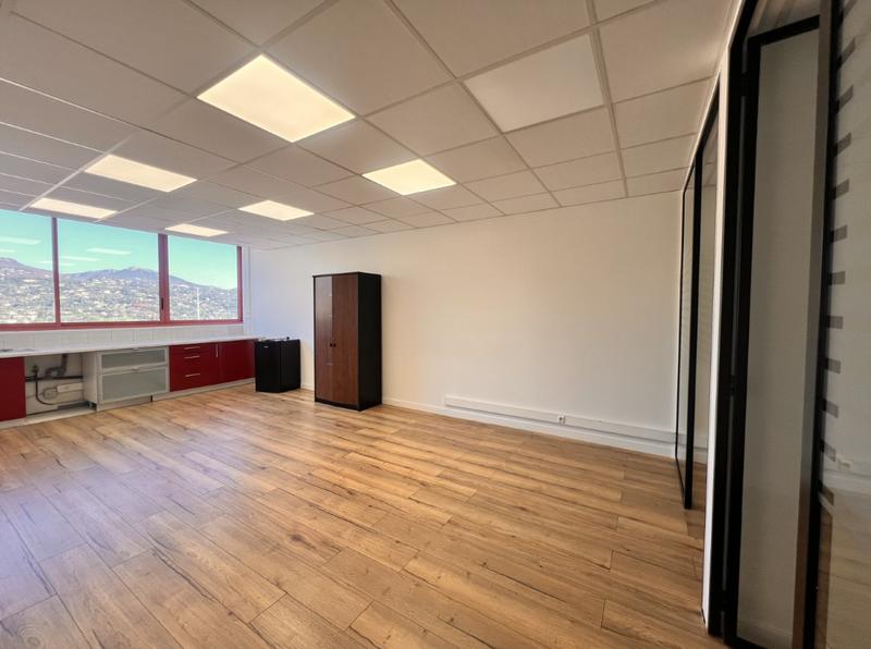 Bureau - 169 m²