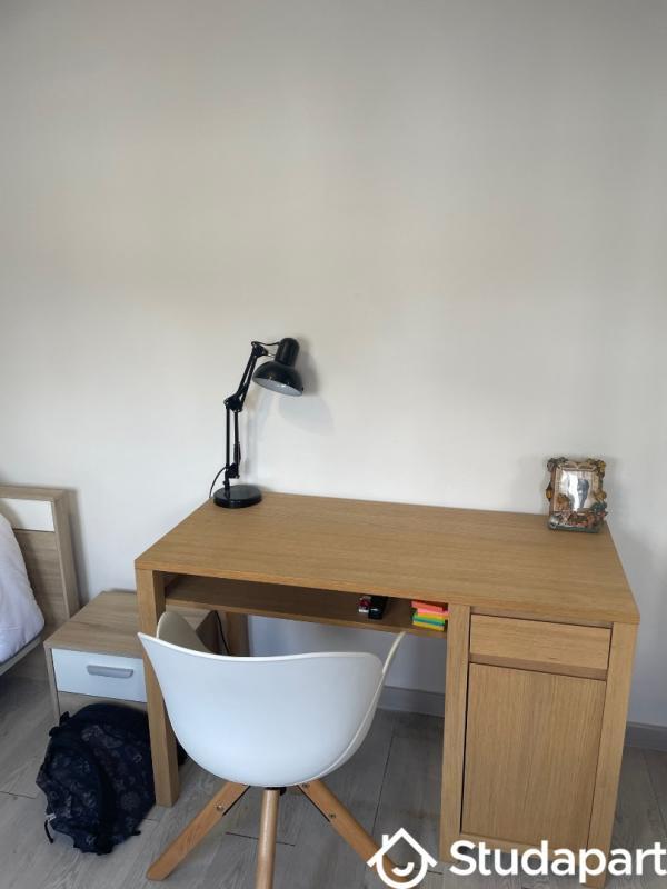 Chambre - 14 m² - 1 pièce