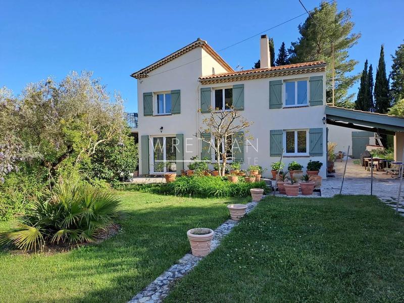 Villa - 167 m² - 7 pièces