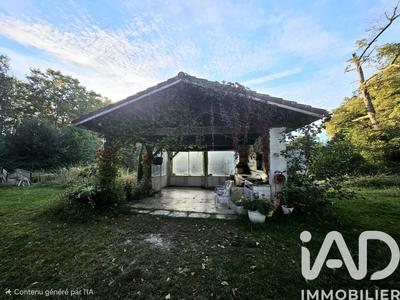 Maison - 217 m² - 8 pièces