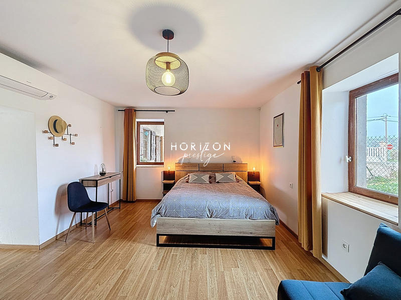 Maison ancienne - 206 m² - 8 pièces