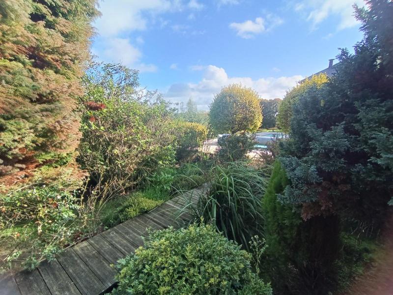 Maison contemporaine - 261 m² - 7 pièces