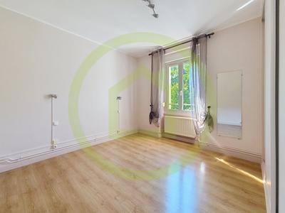 Maison - 94 m² - 5 pièces