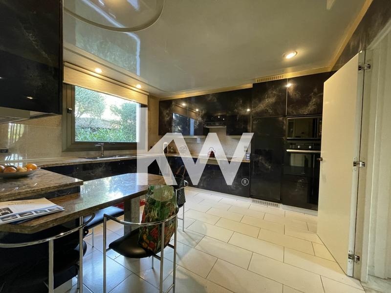 Maison d'architecte - 258 m² - 6 pièces