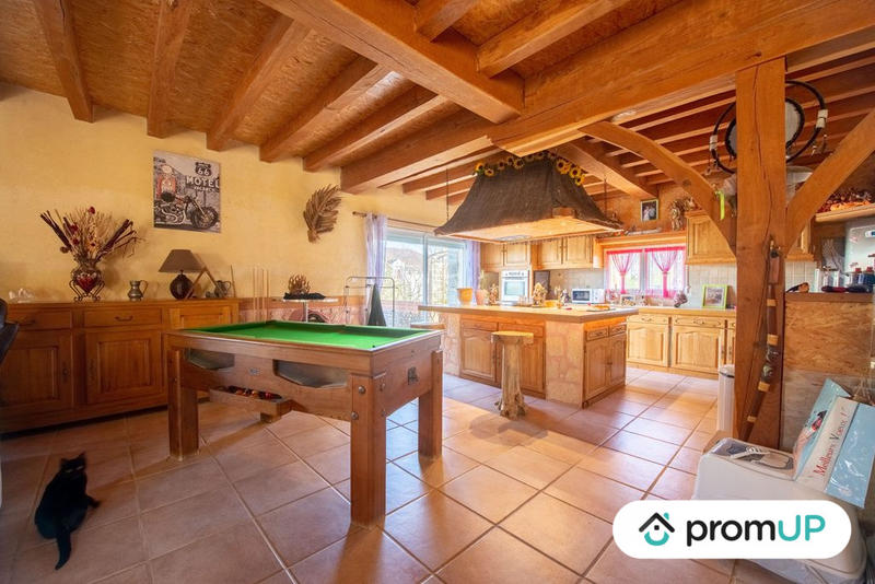 Maison - 400 m² - 12 pièces