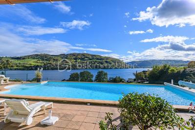 Maison - 230 m² - 7 pièces