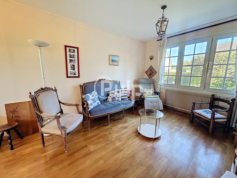 Maison - 97 m² - 6 pièces