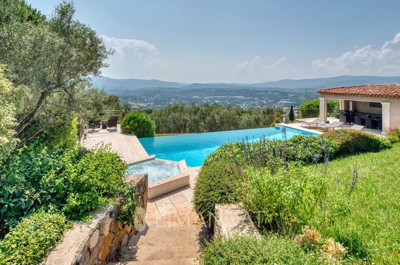 Propriété - 230 m² - 6 pièces