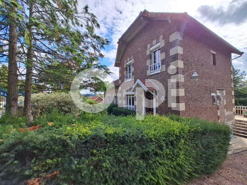 Maison - 151 m² - 6 pièces