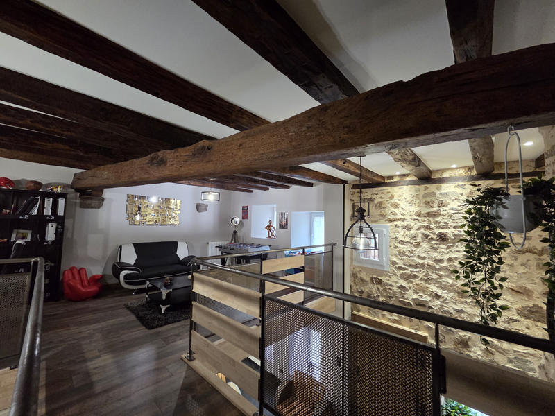 Maison - 222 m² - 7 pièces