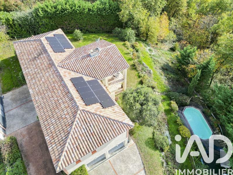 Maison - 185 m² - 7 pièces