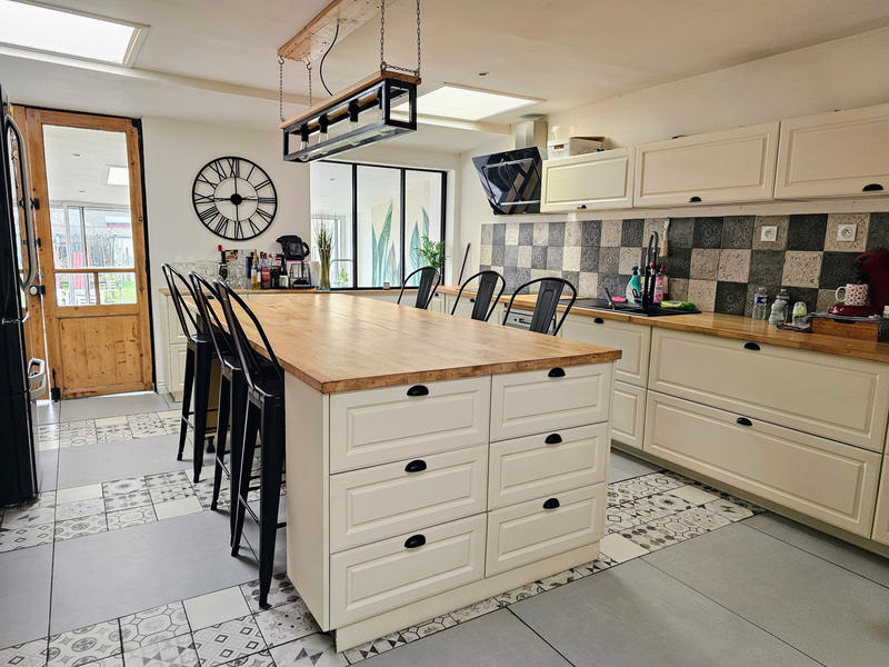 Maison - 140 m² - 4 pièces