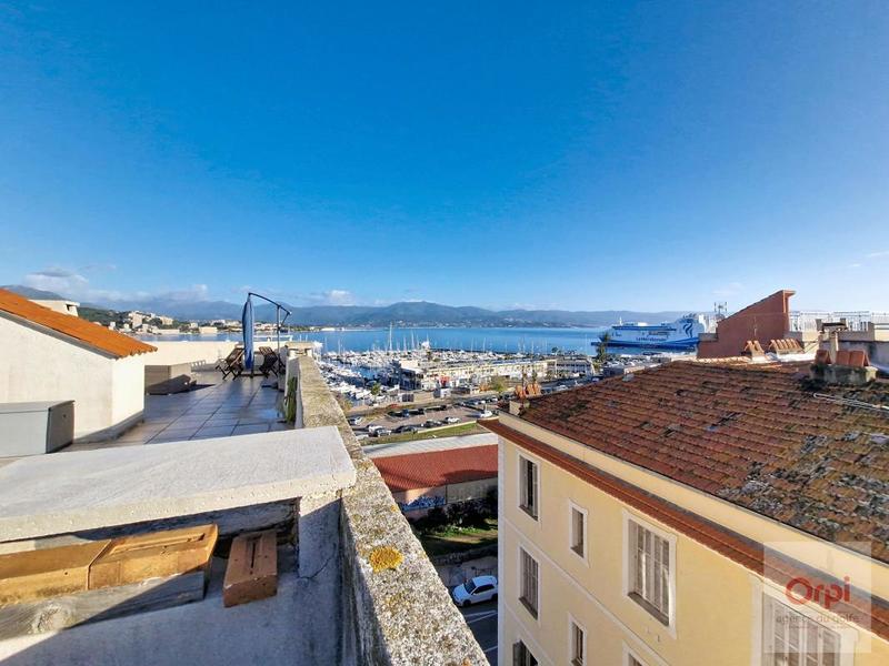 Appartement - 90 m² - 3 pièces