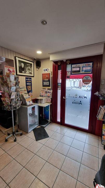 Magasins - 81 m² - 1 pièce