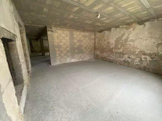 Maison - 250 m² - 6 pièces