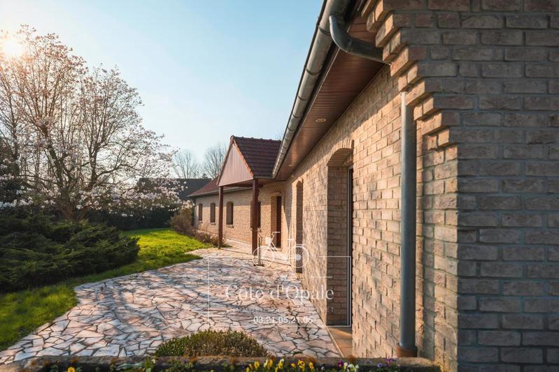 Maison - 180 m² - 5 pièces