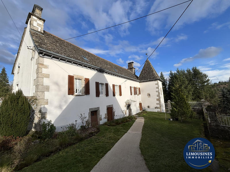 Maison - 224 m² - 8 pièces