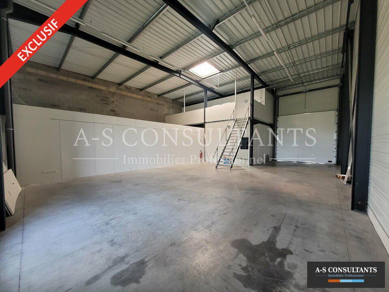 Local d'activité / Entrepôt - 290 m²