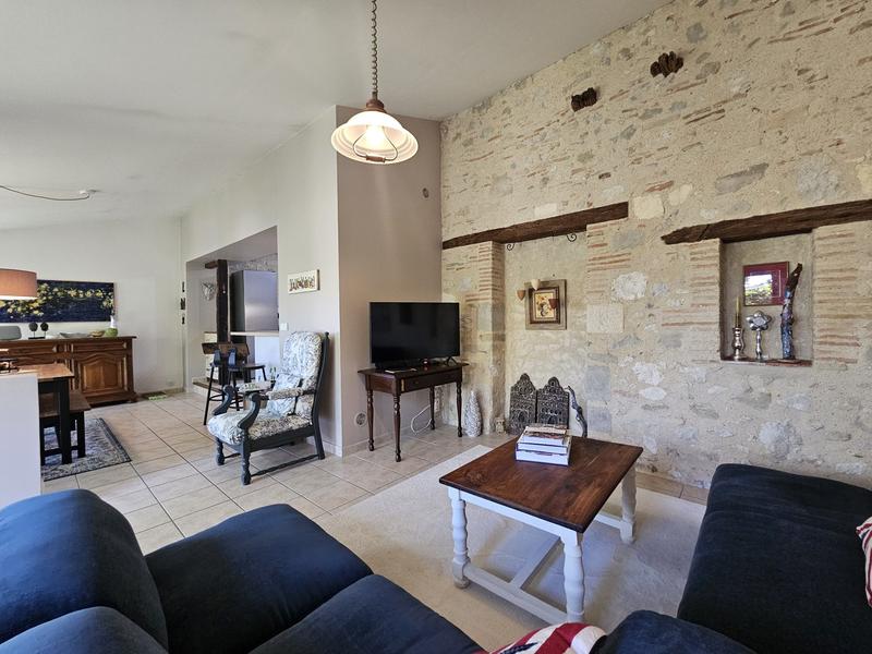 Maison traditionnelle - 157 m² - 4 pièces