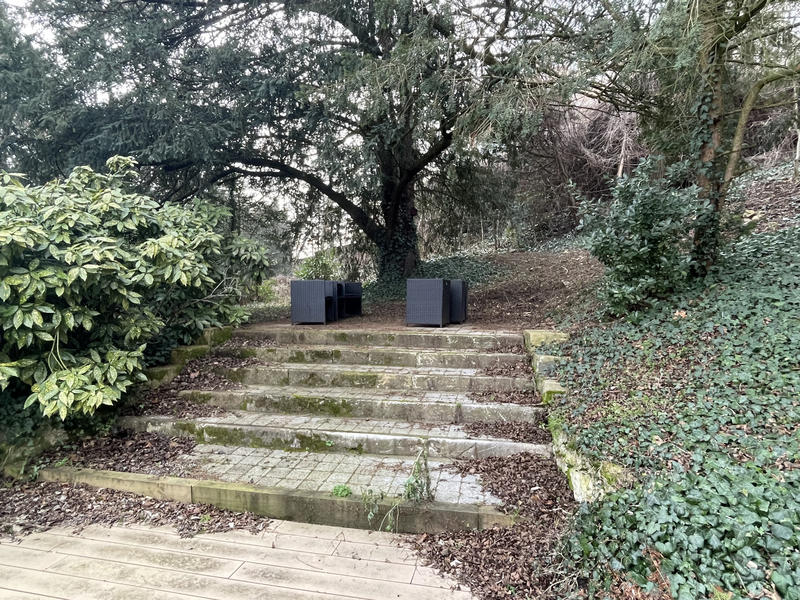 Maison - 303 m² - 7 pièces