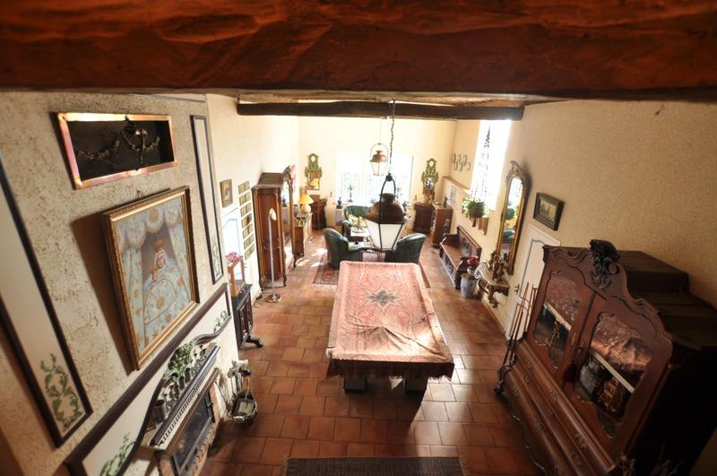 Maison - 280 m² - 9 pièces