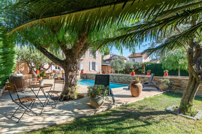 Maison - 168 m² - 7 pièces