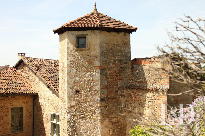 Maison - 439 m² - 10 pièces