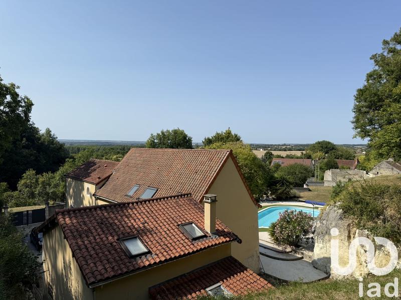 Maison - 215 m² - 8 pièces