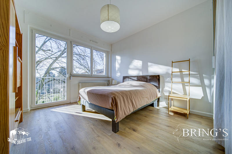 Appartement - 146 m² - 6 pièces