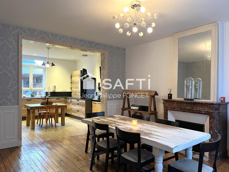 Maison - 245 m² - 8 pièces