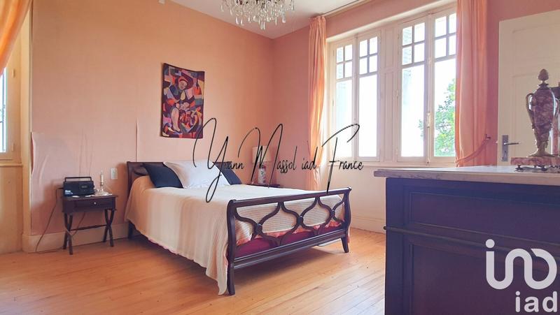 Maison - 233 m² - 9 pièces